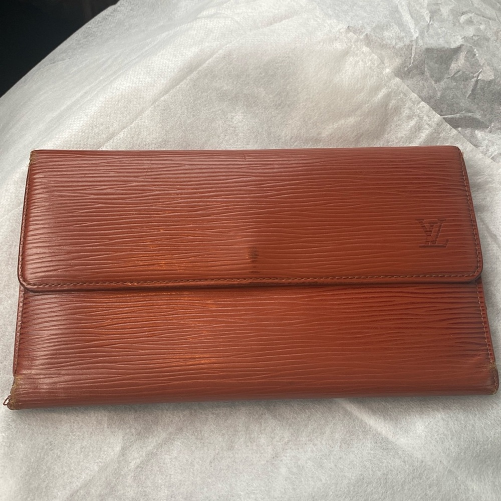 Louis Vuitton Epi Wallet - Picture 4 of 9